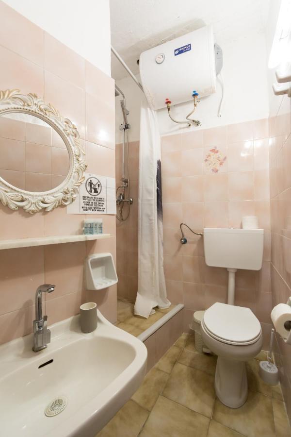 קאבוס Naos Studios - Private Apartment מראה חיצוני תמונה